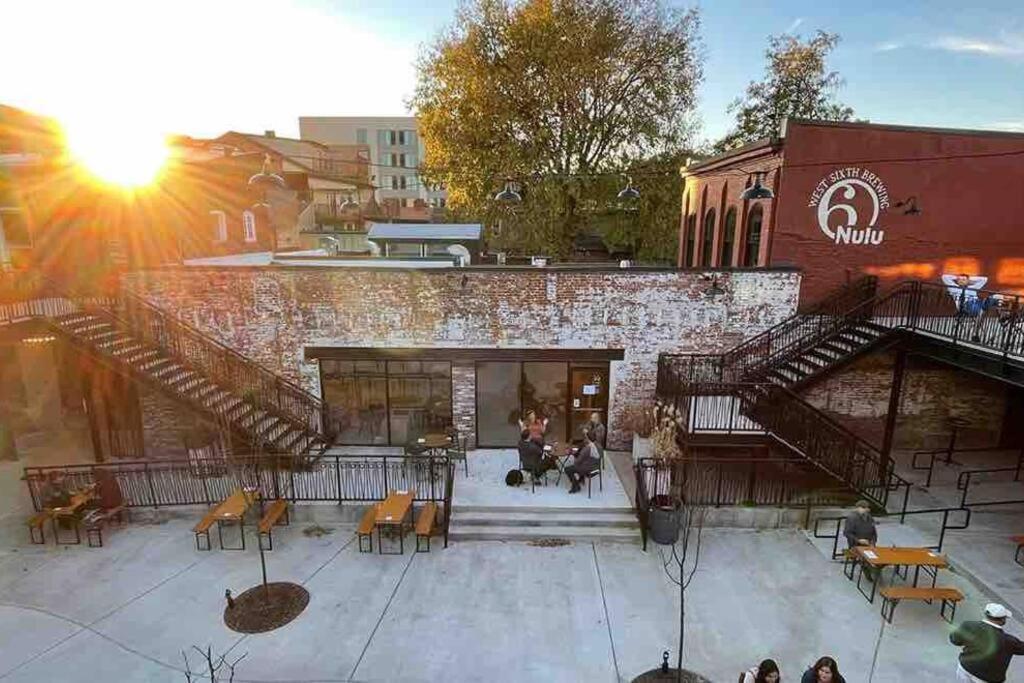 2br Unit W/ Cinema In Nulu Appartement