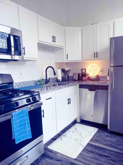 2br Unit W/ Cinema In Nulu Appartement *