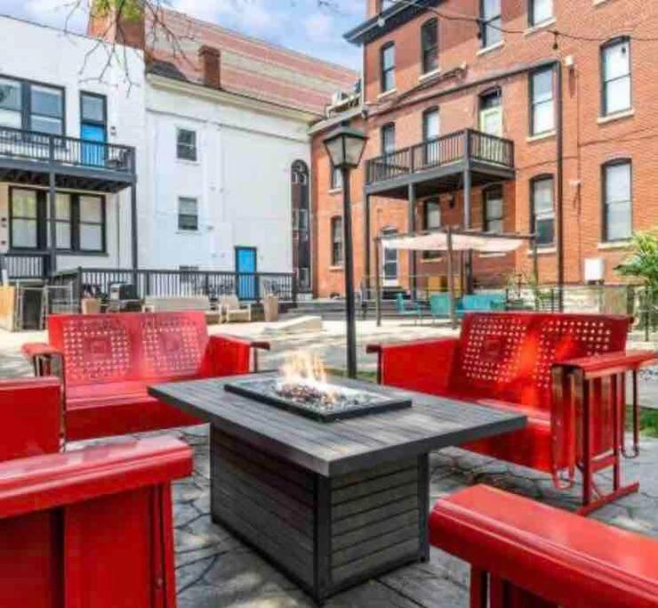 2br Unit W/ Cinema In Nulu Appartement Louisville-Jefferson County